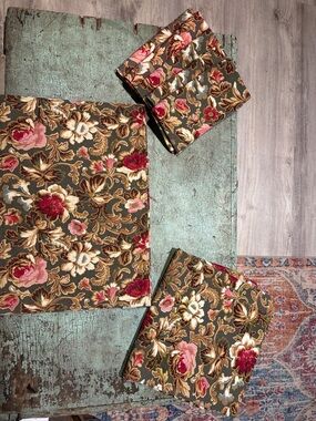 Longaberger linen lot Majolica Garden Placemats Tablecloth Napkin Set Farmhouse